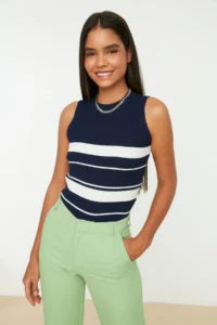 TRENDYOLMİLLA Navy Blue Crew Neck Blouse - Image 3