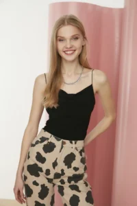 TRENDYOLMİLLA Black Fitted Off-Shoulder Neck Flexible Knitting Blouse - Image 3