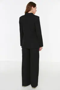 TRENDYOLMİLLA Black Regular Lined Weaving Blazer Jacket - Image 10