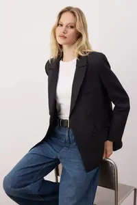 TRENDYOLMİLLA Black Regular Lined Weaving Blazer Jacket - Image 2