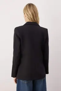 TRENDYOLMİLLA Black Regular Lined Weaving Blazer Jacket - Image 4