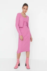 TRENDYOLMİLLA Pink Fitted Midi Knitwear Cardigan Dress Set - Image 7