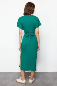 TRENDYOLMİLLA Emerald Green 100% Cotton Waist Slit and Binding Detailed Midi Knitting Pen Dress - Image 6