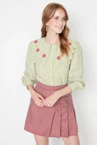TRENDYOLMİLLA Green Embroidery Detailed seersucker Material Regular Normal Pattern Weaving Shirt - Image 2