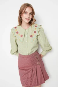 TRENDYOLMİLLA Green Embroidery Detailed seersucker Material Regular Normal Pattern Weaving Shirt - Image 3