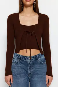 TRENDYOLMİLLA Brown Crop Binding Detailed Blouse-Cardigan Knitwear Set - Image 4