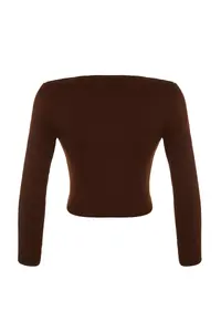 TRENDYOLMİLLA Brown Crop Binding Detailed Blouse-Cardigan Knitwear Set - Image 7