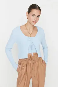 TRENDYOLMİLLA Light Blue Crop Binding Detailed Blouse-Cardigan Knitwear Set - Image 3
