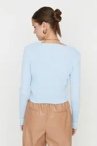 TRENDYOLMİLLA Light Blue Crop Binding Detailed Blouse-Cardigan Knitwear Set - Image 6