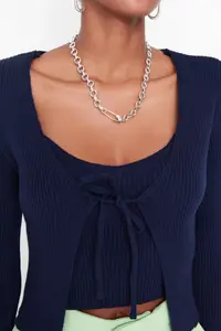 TRENDYOLMİLLA Navy Blue Crop Binding Detailed Blouse-Cardigan Knitwear Set Knitwear Cardigan - Image 4