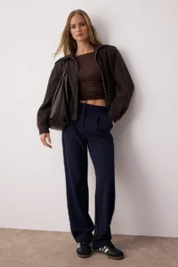 TRENDYOLMİLLA Navy Blue Wide Leg/Wide Leg pleated Weaving Dress Pants - Image 2