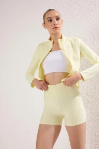 TRENDYOLMİLLA Yellow Shaping Knitting Sports Shorts/Short Leggings - Image 2