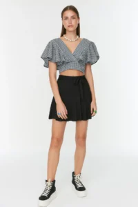TRENDYOLMiLLA Black Plain Skirt Look High Waist Mini Knitting Shorts - Image 2