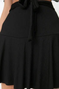 TRENDYOLMiLLA Black Plain Skirt Look High Waist Mini Knitting Shorts - Image 3