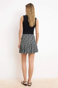 TRENDYOLMiLLA Multicolored Printed Skirt Look High Waist Mini Knitting Shorts - Image 4