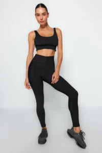 TRENDYOLMİLLA Black Shaping Tam Size Knitting Sports Leggings - Image 7