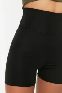 TRENDYOLMİLLA Black Flexible Yoga Shaping Knitting Sports Shorts/Short Leggings - Image 5