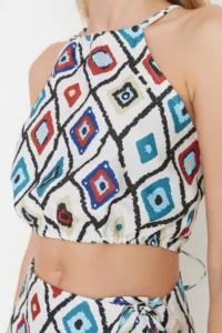 TRENDYOLMİLLA Multicolored Barbell Collar Weaving Blouse and Mini Shorts Skirt Patterned Set - Image 5