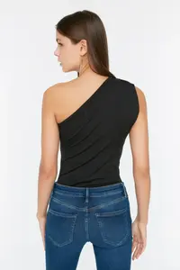 TRENDYOLMİLLA Black Asymmetric Collar Bottom snaps Flexible Knitting Bodysuit .D.00014 - Image 5