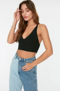 TRENDYOLMİLLA Black Super Crop Back Detailed Thin Blouse - Image 5