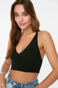 TRENDYOLMİLLA Black Super Crop Back Detailed Thin Blouse - Image 6