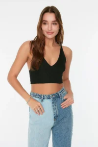 TRENDYOLMİLLA Black Super Crop Back Detailed Thin Blouse - Image 7