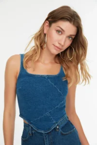 TRENDYOLMİLLA Mavi Stitching Detailed Sleeveless Denim Blouse - Image 3