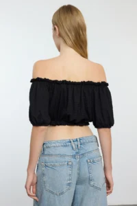TRENDYOLMİLLA Black Carmen Collar Regular/Normal Pattern Crepe Crop Knitting Blouse - Image 5