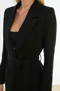 TRENDYOLMİLLA Black Regular Lined Weaving Blazer Jacket - Image 4