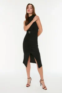 TRENDYOLMİLLA Black Fitted/ Body-Fitting Sleeveless Drape Detailed Arched Midi Flexible Knitting Pen Dress - Image 3