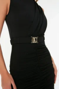 TRENDYOLMİLLA Black Fitted/ Body-Fitting Sleeveless Drape Detailed Arched Midi Flexible Knitting Pen Dress - Image 4
