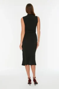 TRENDYOLMİLLA Black Fitted/ Body-Fitting Sleeveless Drape Detailed Arched Midi Flexible Knitting Pen Dress - Image 5