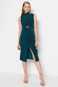 TRENDYOLMİLLA Emerald Green Body-Fitting Sleeveless Drape Detailed Arched Midi Flexible Knitting Pen Dress - Image 2