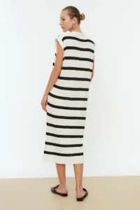 TRENDYOLMİLLA Black Oversized Midi Dress - Image 5