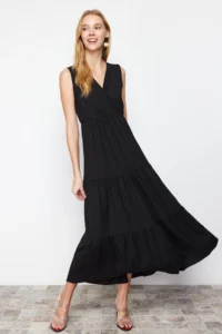 TRENDYOLMİLLA Black V-neck Sleeveless A-line Maxi Knitting Dress