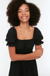 TRENDYOLMİLLA Black skater/Balloon Sleeve Lined Midi Weaving Dress - Image 4