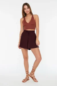 TRENDYOLMiLLA Burgundy Rahat Kesim Regular Waist Crepe/textured Knitting Shorts