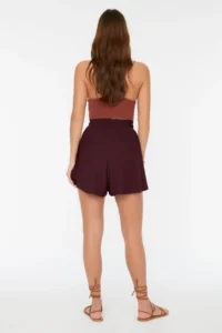 TRENDYOLMiLLA Burgundy Rahat Kesim Regular Waist Crepe/textured Knitting Shorts - Image 4