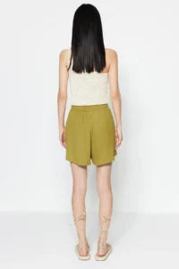 TRENDYOLMiLLA Yağ Green Relaxed Cut Regular Waist Crepe/textured Knitting Shorts - Image 6