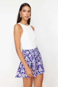 TRENDYOLMiLLA Purple Patterned Rahat Kesim Regular Waist Crepe/textured Knitting Shorts - Image 2