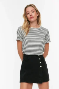 TRENDYOLMiLLA Black Button Detailed Double breasted High Waist denim Shorts Skirt - Image 3