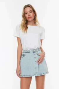 TRENDYOLMiLLA Mavi Button Detailed Double breasted High Waist denim Shorts Skirt - Image 3