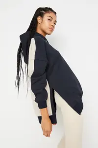 TRENDYOLMİLLA Navy Blue Cotton Color Blocked Wide Pattern Inside Fleece Knitting Sports Sweatshirt
