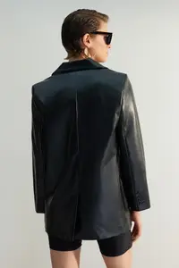 TRENDYOLMİLLA Black Weaving Oversized Faux Leather Blazer Jacket - Image 5