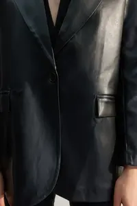 TRENDYOLMİLLA Black Weaving Oversized Faux Leather Blazer Jacket - Image 9
