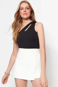 TRENDYOLMİLLA Black Asymmetric Asymmetric Collar Cut Out Detailed Knitting Bodysuit with Bottom Snaps .D.00014 - Image 2