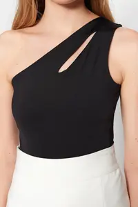 TRENDYOLMİLLA Black Asymmetric Asymmetric Collar Cut Out Detailed Knitting Bodysuit with Bottom Snaps .D.00014 - Image 4