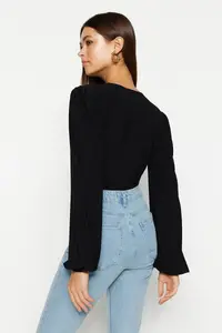 TRENDYOLMİLLA Black Balloon Sleeve V-neck Fitted Flexible snaps Knitting Bodysuit .D.00030 - Image 5