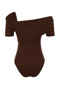 TRENDYOLMİLLA Brown Asymmetric Collar Fitted/Slinky snaps Knitting Bodysuit .D.00060 - Image 9