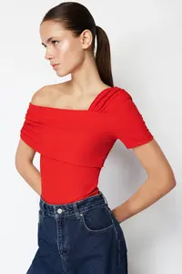 TRENDYOLMİLLA Red Asymmetric Collar Fitted/Snaps Knitting Bodysuit .D.00060 - Image 3